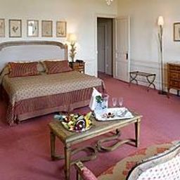 Room Pavillon Henri IV Fotos