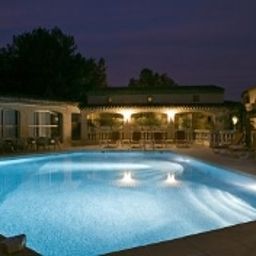 Piscina Best Western Castel Provence Fotos
