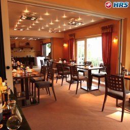 Sala de desayuno en el restaurante Ziegelruh Fotos