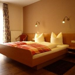 Room with terrace Riedstadt Garni Fotos