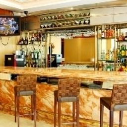 Bar City Garden Suites Manila Fotos