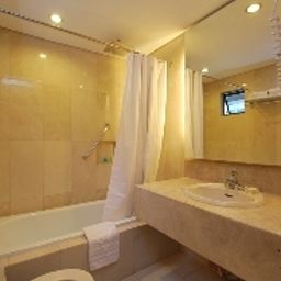 Camera da bagno City Garden Suites Manila Fotos