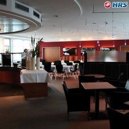 Sala de desayuno en el restaurante InterCityHotel am Ostbahnhof Fotos