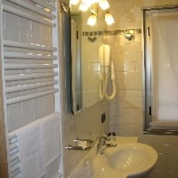 Salle de bains Cardano Hotel Malpensa Fotos