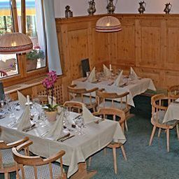 Sala de desayuno en el restaurante Schweizerhof Fotos