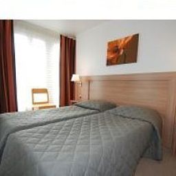 Номер My Hotel in France Levallois Fotos