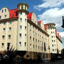 Фасад Leonardo Budapest Fotos