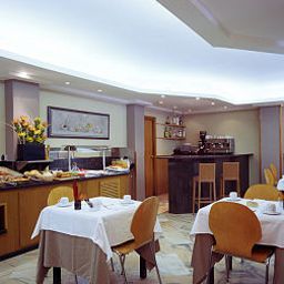 Sala colazione nel ristorante Catalonia Albéniz Fotos