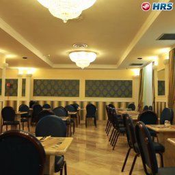 Breakfast room within restaurant Grand Hotel Plaza Fotos