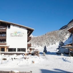 Widok z hotelu Falknerhof Fotos