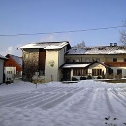 Vista esterna Zur Linde Fotos