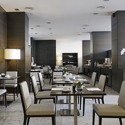 Salle du petit-déjeuner NH Grand Hotel Verdi Fotos