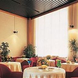 Бар Sant Ambroeus Fotos