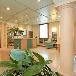 Hall Albergo Bianchi Stazione Fotos