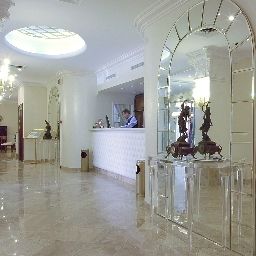 Recepción Zanhotel Tre Vecchi Fotos