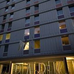 Exterior view Park Standard Fotos