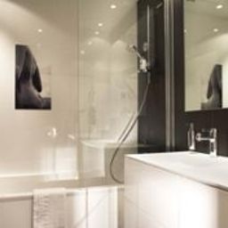 Bathroom Clarion Collection Etoile Saint Honore Fotos