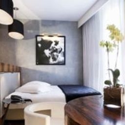  Clarion Collection Etoile Saint Honore Fotos