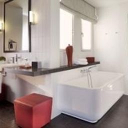  Clarion Collection Etoile Saint Honore Fotos