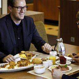 Sala colazione nel ristorante Novotel Erlangen Fotos