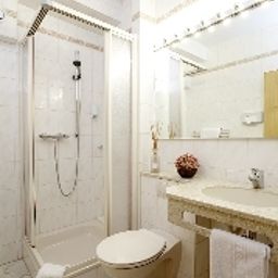 Cuarto de baño Grünwald Garni Fotos