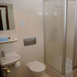 Badezimmer Goldener Löwe / am Taurastein Landhotel Fotos