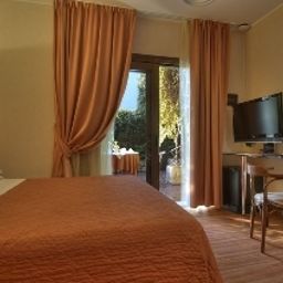 Zimmer mit Balkon St. George Business Rooms Fotos