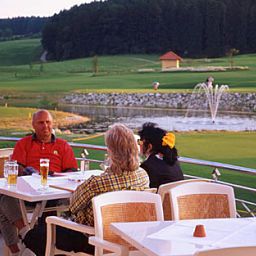 Terrasse Gut Deutenhof Landgasthof Fotos