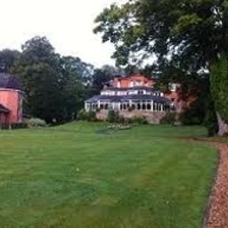 Surroundings Macdonald Kilhey Court Fotos