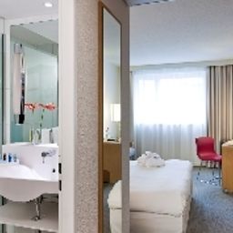 Salle de bains Novotel Zurich City-West Fotos