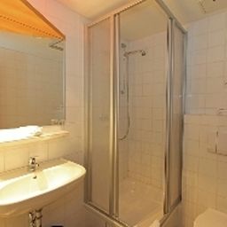 Badezimmer NEAR BY Fotos