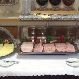 Buffet Margrit Pension Fotos