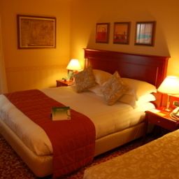 Camera Holiday Inn RIMINI Fotos