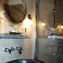 Bathroom Mathis Elysees Matignon Fotos