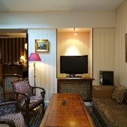 Холл George Sand Courbevoie Fotos