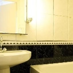 Bathroom New Hotel Candide Fotos