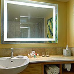 Cuarto de baño Ramada Plaza Phoenix at Metrocenter Fotos