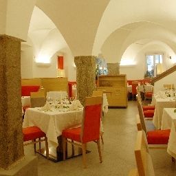 Breakfast room within restaurant Mondschein Fotos