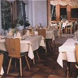 Salle du petit-déjeuner située dans le restaurant Lauble Landhaus Fotos