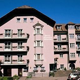 Außenansicht Mondschein Fotos