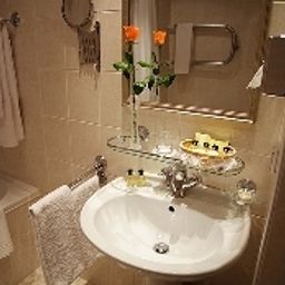 Bathroom Grand Fotos