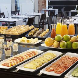 Buffet NH Berlin City West Fotos