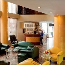 Hall Black Bird Hotel Fotos