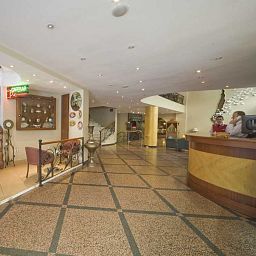 Hall Black Bird Hotel Fotos