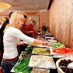 Buffet Black Bird Hotel Fotos