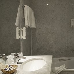 Bathroom Elysees 8 Fotos