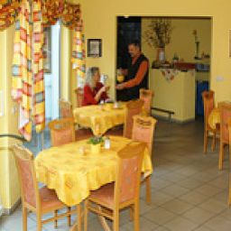 Комната для завтраков Altstadt Peiß Nichtraucherhotel Fotos