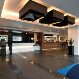 Hala Holiday Inn Express LONDON - HEATHROW T5 Fotos