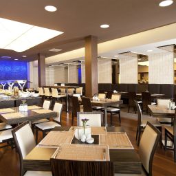 Salle du petit-déjeuner située dans le restaurant Richmond Istanbul Fotos