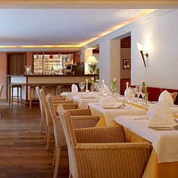Sala de desayuno en el restaurante Schweiger Aktiv Hotel Fotos